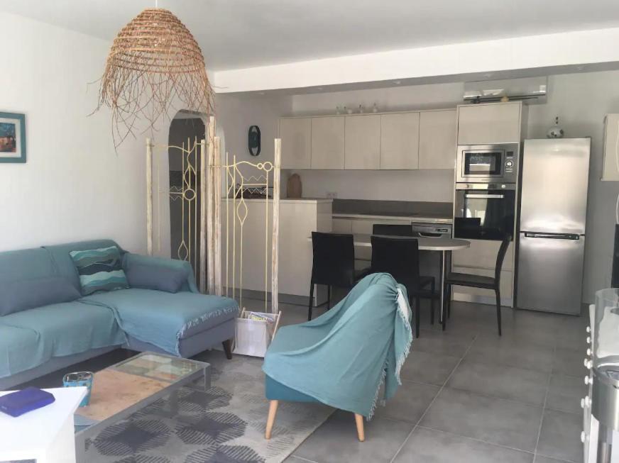 Azur Appart 4 Pers - Parking - Terrasse - 10Min Du Centre Cassis Bagian luar foto