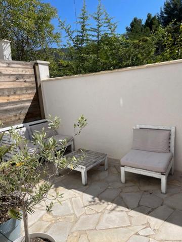 Azur Appart 4 Pers - Parking - Terrasse - 10Min Du Centre Cassis Bagian luar foto